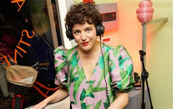 Annie Mac's