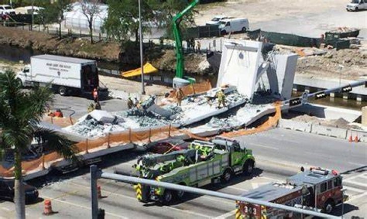 APTOPIX University Bridge Collapse