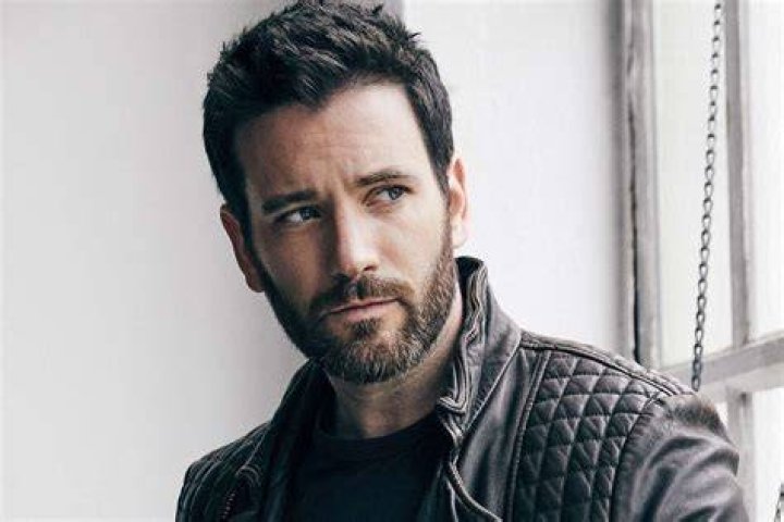 Colin Donnell