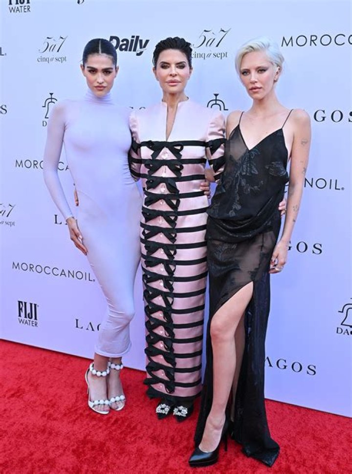 Delilah, Lisa, and Amelia Pose At The Daily Front Row&rsquo;s Fashion Los Angeles Awards