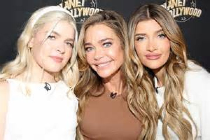 Denise Richards, Sami Sheen, Lola Sheen