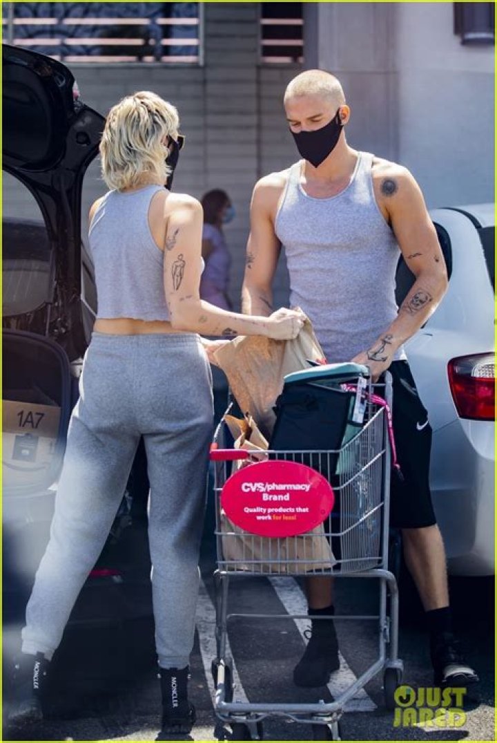*EXCLUSIVE* Miley Cyrus and Cody Simpson go hiking with their dog in LA