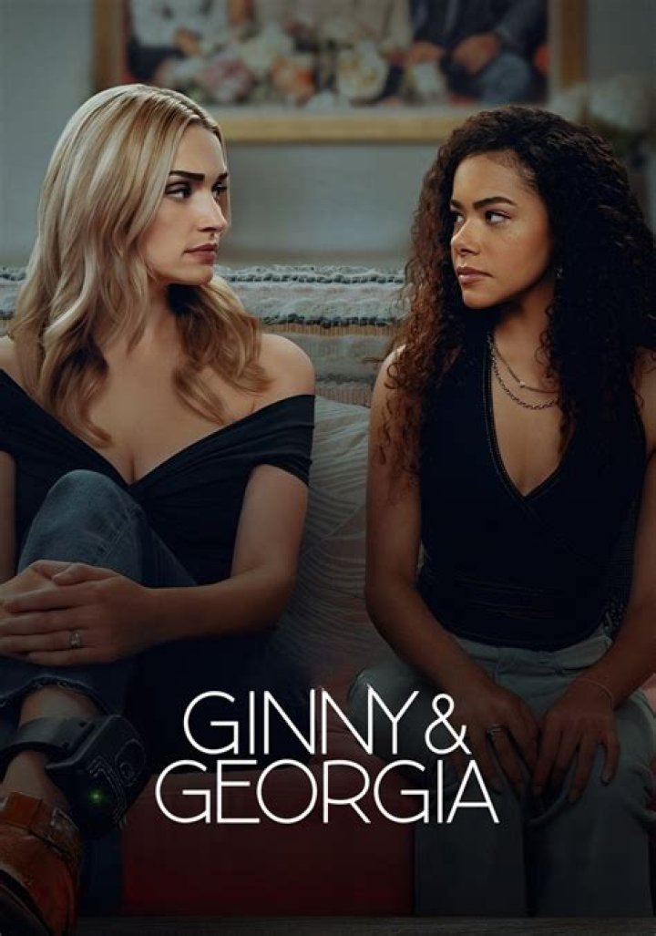 GINNY & GEORGIA (L to R) DIESEL LA TORRACA as AUSTIN, BRIANNE HOWEY as GEORGIA, and ANTONIA GENTRY as GINNY in episode 101 of GINNY & GEORGIA Cr. COURTESY OF NETFLIX &copy; 2020