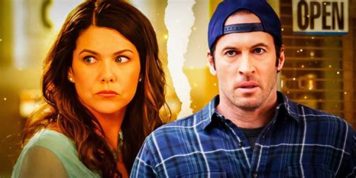 Lorelai & Luke in &lsquo;Gilmore Girls: A Year in the Life&rsquo; TV Mini Series