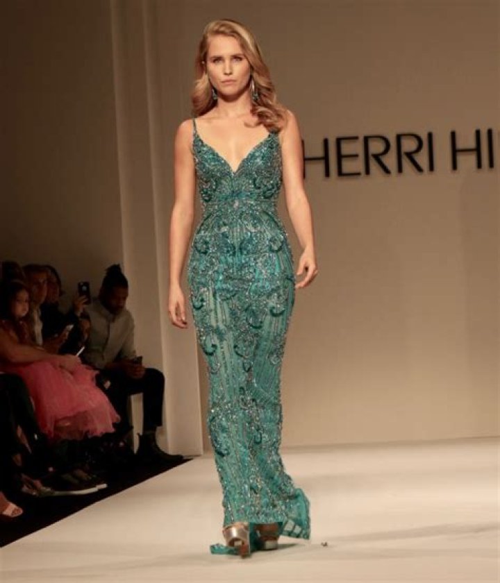 Sherri Hill NYFW Fall/Winter 2018 &mdash; PICS