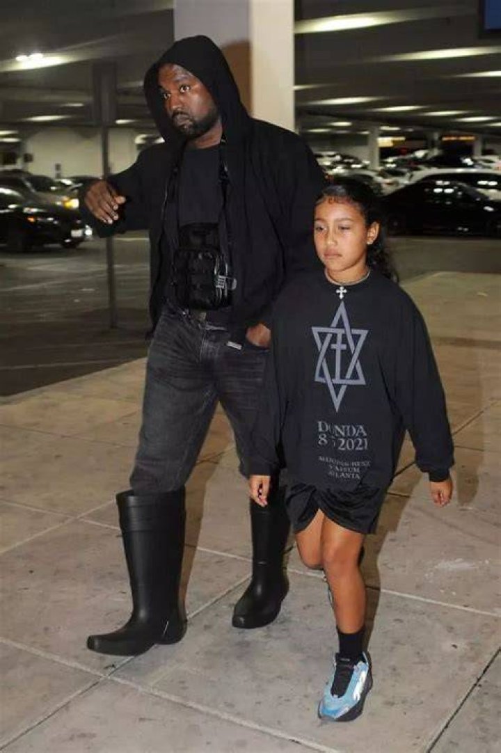 Ye is seen picking up daughter North from basketball practice on day of court decision & then head to the mall for some daddy daughter time together. Pictured: Ye,Kanye West,North West Ref: SPL5506635 291122 NON-EXCLUSIVE Picture by: SplashNews.com Splash News and Pictures USA: +1 310-525-5808 London: +44 (0)20 8126 1009 Berlin: +49 175 3764 166 World Rights